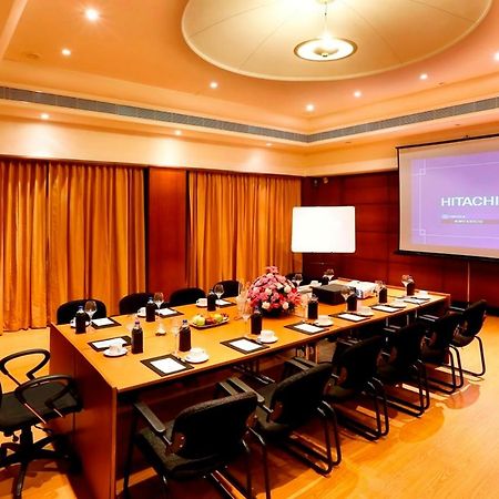 Greenpark Čennai Exteriér fotografie Boardroom at the Taj Bengal