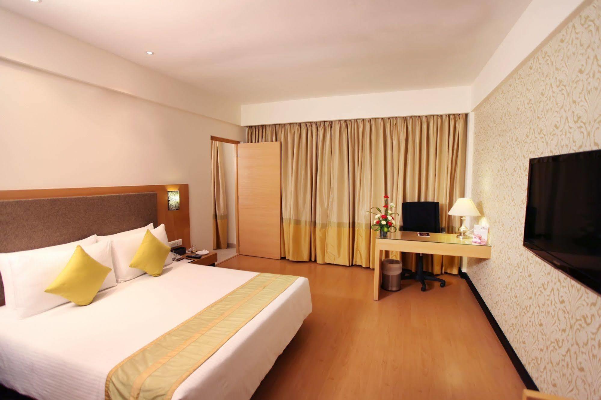 Greenpark Čennai Exteriér fotografie A room at the hotel
