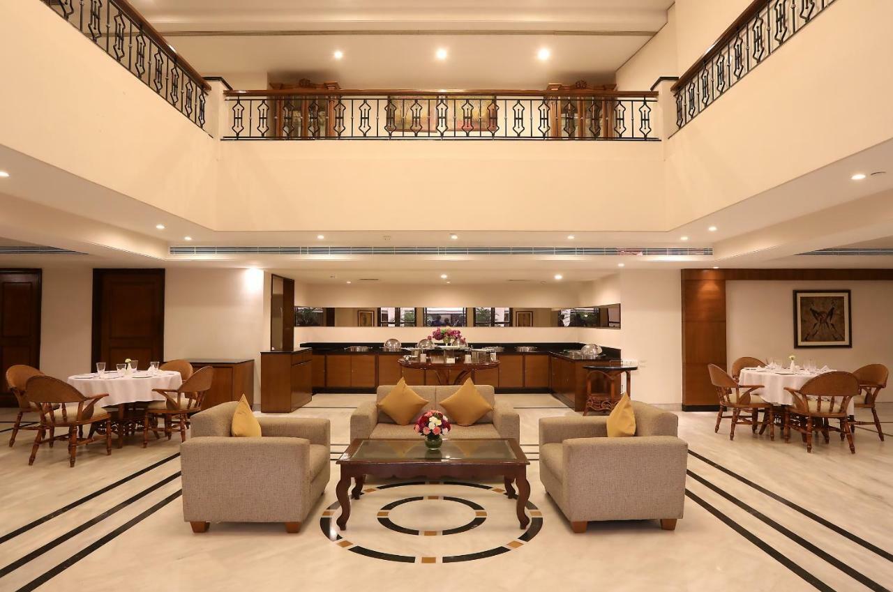 Greenpark Čennai Exteriér fotografie The lobby of the hotel